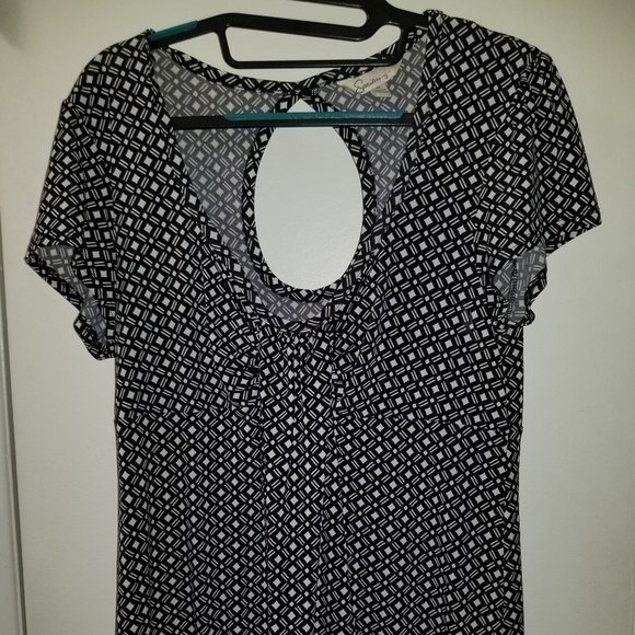 banded bottom rouched neckline ss black and white top - Picture 1 of 2
